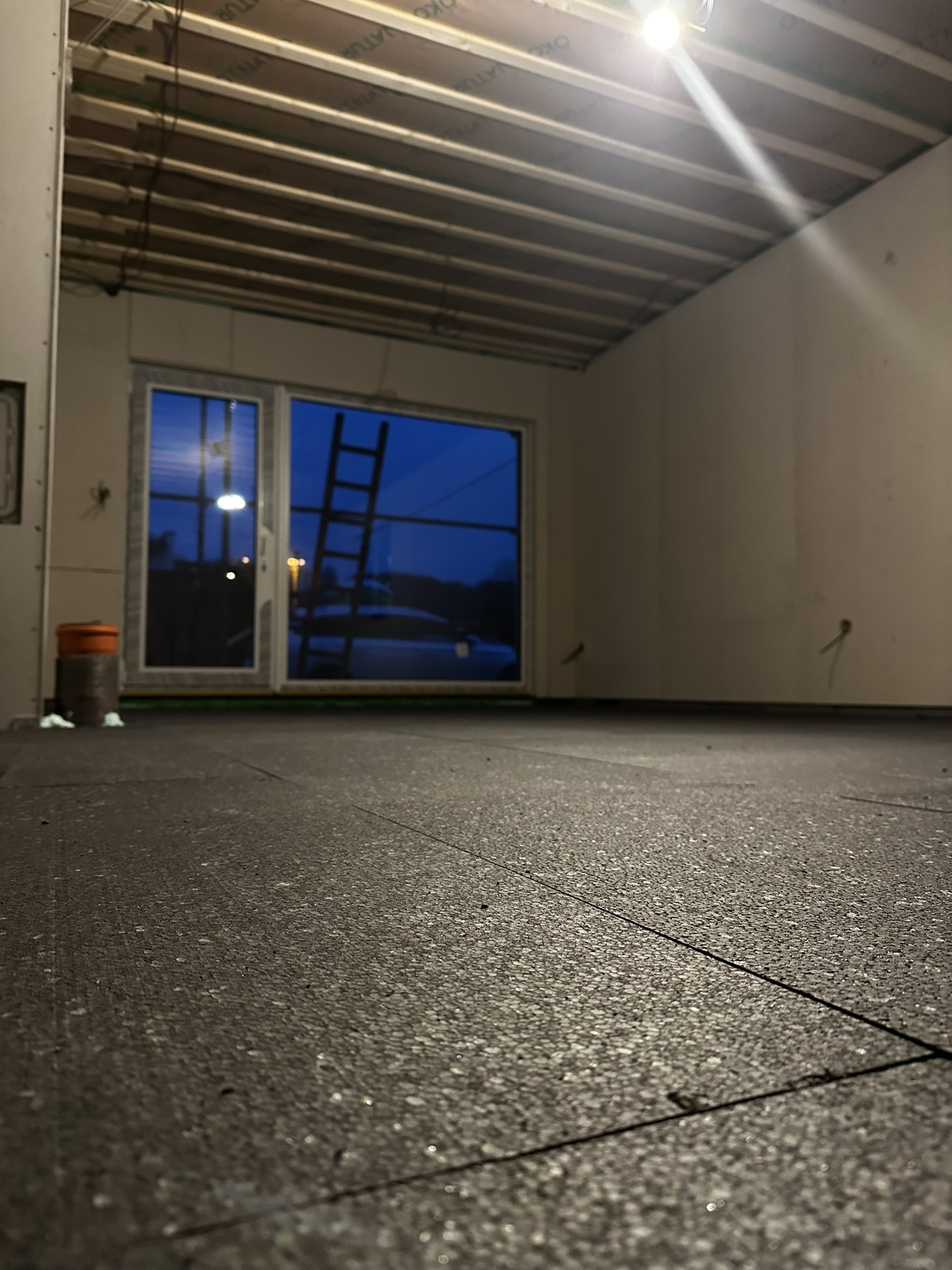 Realizace pokládky polystyrenu